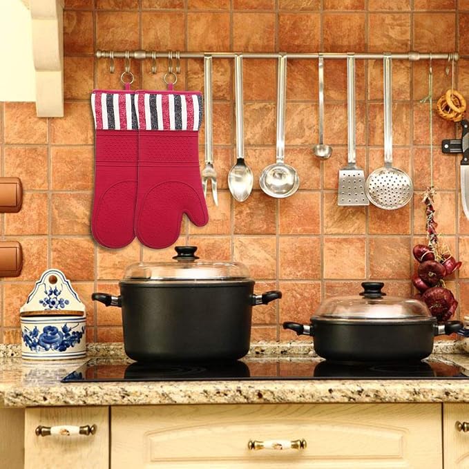 Heat Resistant 550 Degree Oven mitt, Silicone Oven Hot Mitts - 1 Pair, Extra Long Professional Baking Oven Gloves - Food Safe,Pot Holders Cooking,Grilling,Kitchen (red Mittens)