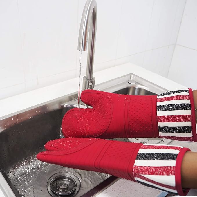 Heat Resistant 550 Degree Oven mitt, Silicone Oven Hot Mitts - 1 Pair, Extra Long Professional Baking Oven Gloves - Food Safe,Pot Holders Cooking,Grilling,Kitchen (red Mittens)