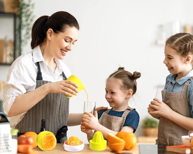 Lechin Hand Juicer, Lemon Squeezer, Two Squeezing Options, Yellow | Unique lemon shape, for various fruits, dishwasher-safe, with strainer and container, 480 ml