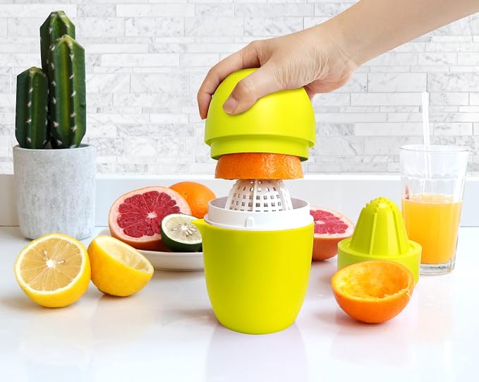 Lechin Hand Juicer, Lemon Squeezer, Two Squeezing Options, Yellow | Unique lemon shape, for various fruits, dishwasher-safe, with strainer and container, 480 ml