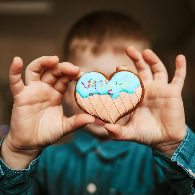 HULISEN Heart Cookie Cutter Set (5 Pieces/Set), Stainless Steel Biscuit Cutter with Handle, Professional Baking Tools Set, Gift Packaging (Heart Shaped)
