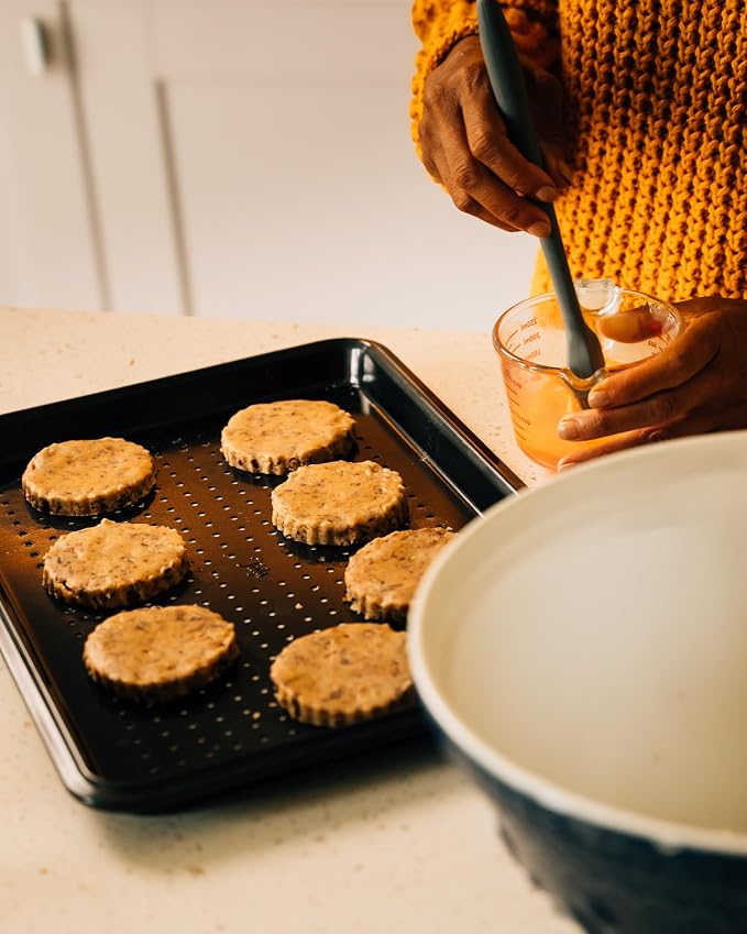 Tala Silicone Pastry Brush Perfect for Applying Oils, Enamels and Sauces, Heat Resistant, Dishwasher Safe
