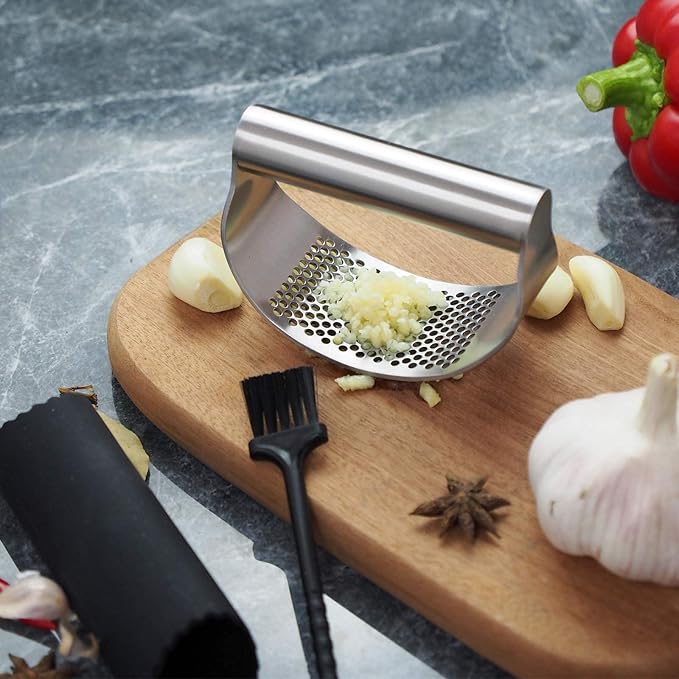 Kitchen Garlic Press Mincer, Stainless Steel Crusher Easy Squeeze Manual Honeycomb Peeler Set with Handy Clean Brush and Roller Peeler
