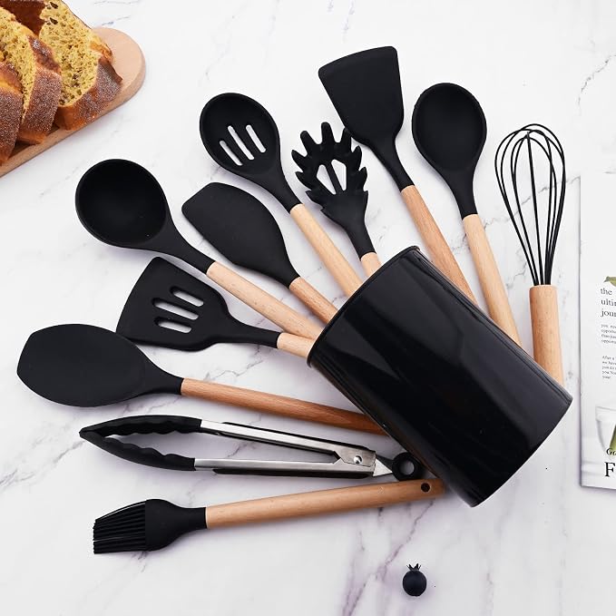 1pcs Black Silicone Wok Spatula Slotted Turner,Heat Resistant Nonstick Rubber Spatula Silicone Stir Fry Turner for Flipping Eggs,Crepes