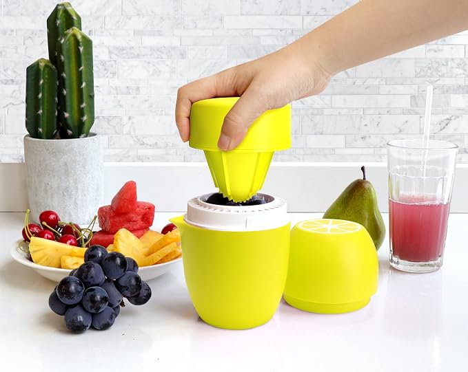 Lechin Hand Juicer, Lemon Squeezer, Two Squeezing Options, Yellow | Unique lemon shape, for various fruits, dishwasher-safe, with strainer and container, 480 ml
