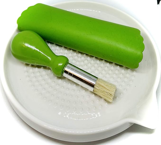 BonCera, Premium Ceramic Garlic Grater Plate 3-Piece Set - Large White Modern Design and Style - For Garlic, Ginger, Chocolate, and more! - Comes with 6" Plate, Peeler, and Brush