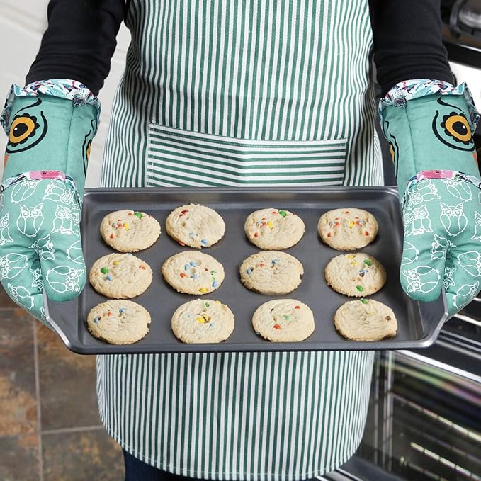 Alselo Oven Mitts, Heat Resistant with Soft Quilted Cotton Lining Set of 2, Fashion Animal Design with Silicone Printing Anti-Slip Kitchen Gloves for Safe Backing Cooking Barbecue (Green 2)