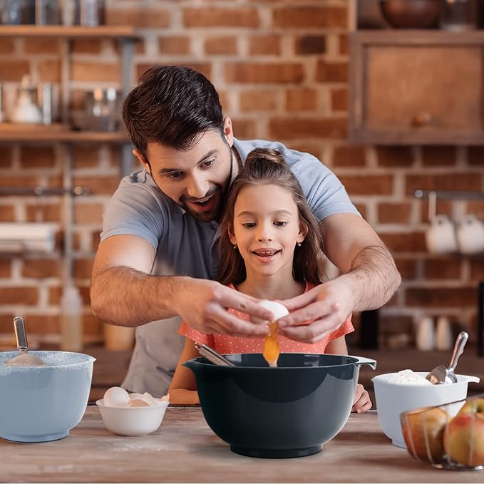 BoxedHome Classic Mixing Bowls Set of 4, BPA Free Plastic, Microwave Safe | 4.5, 3.5, 2.5 and 1.7 qt, Non-slip Base Large Non-toxic Nesting Bowl with Pour Spout, Dishwasher Safe, for Prep, Cooking