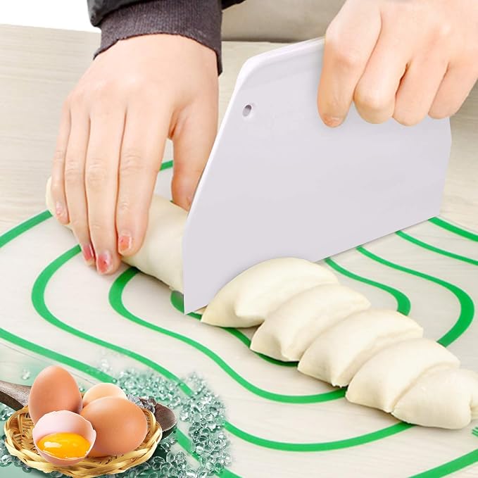 Plastic Cutting Bread Scraper Tool Pastry Knife Dough Cutter Bread Bow Bench Knife - 2 Pieces Green and White