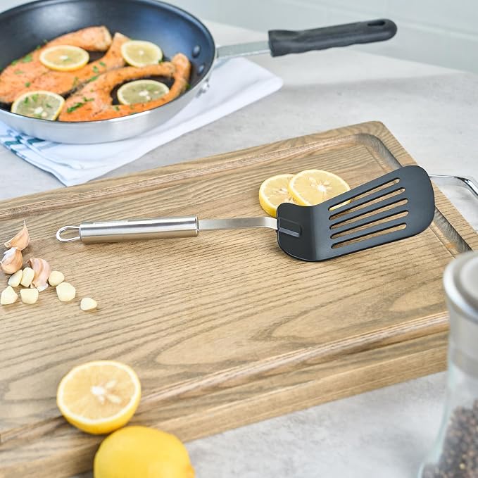 Restaurantware Nylon Slotted Turner - German Standard Large Kitchen Spatula with Stainless Steel Handle, Non-Stick Safe, Dishwasher Safe - Heat-Resistant Slotted Spatula for Eggs, Fish, All Purpose