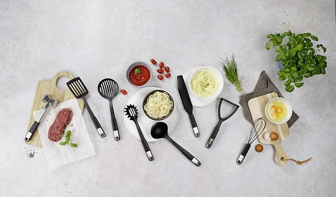Fackelmann Potato Masher 26 cm SENSE Plastic Fruit & Vegetable Masher Non-Slip Soft Touch Handle for Coated Pans and Pots (Colour: Silver/Black) Quantity: 1 Piece