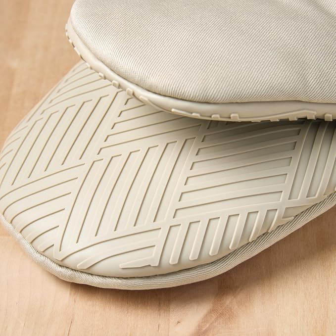 Town & Country Basics Basketweave Soft Silicone Mini Oven Mitt 2-Pack Set, Heat Resistant up to 500F, Flexible Silicone, Non-Slip Grip, Beige, 5.5"x8"