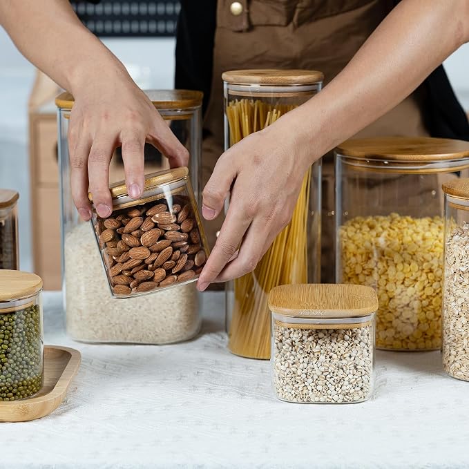 D2scrma 22oz Airtight Square Spice Containers with Bamboo Lid Set of 6 (650ml) Kitchen Pantry Organization Jar Stackable Spice Jar, for Sugar, Tea, Cookies and Coffee beans (‎with Black Lable)