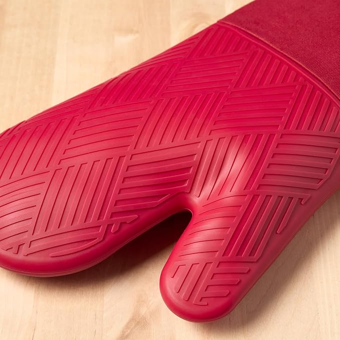 Town & Country Basics Basketweave Soft Silicone Oven Mitt 2-Pack Set, Heat Resistant up to 500F, Flexible Silicone, Non-Slip Grip, Red, 7.5"x13"