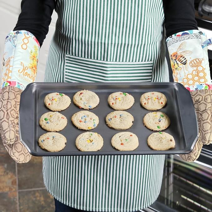 Alselo Oven Mitts, Heat Resistant with Soft Quilted Cotton Lining Set of 2, Fashion Bee Design with Silicone Printing Anti-Slip Kitchen Gloves for Safe Backing Cooking Barbecue (Khaki, Bee)