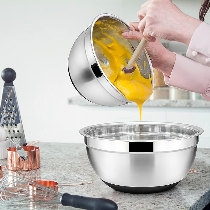 E-far Stainless Steel Mixing Bowls Set of 5, Size 7/3.5/2.5/1.5/1 QT, Metal Nesting Bowls with Black Airtight Lids & Non-Slip Bottoms, Great for Kitchen Cooking, Baking, Serving, Food Prep