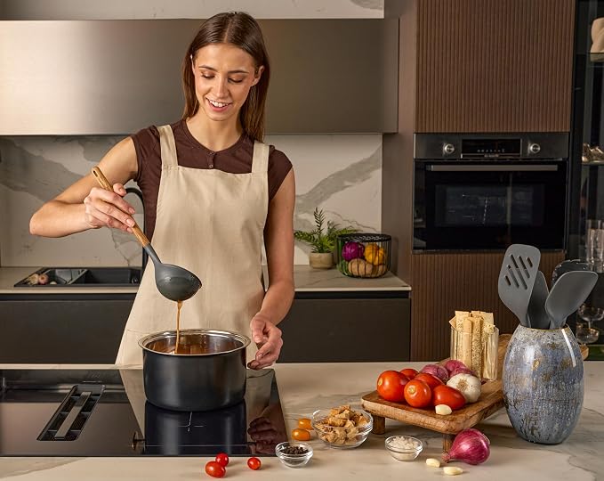 Zyliss Oak Wood Ladle Large – Durable Soup Ladle with Heat-Resistant PBT Head, Non-Stick Safe Silicone Edge, FSC Oak Handle, Roll-Stop Base, Perfect for Soups Stews Sauces and Curries 11.9"