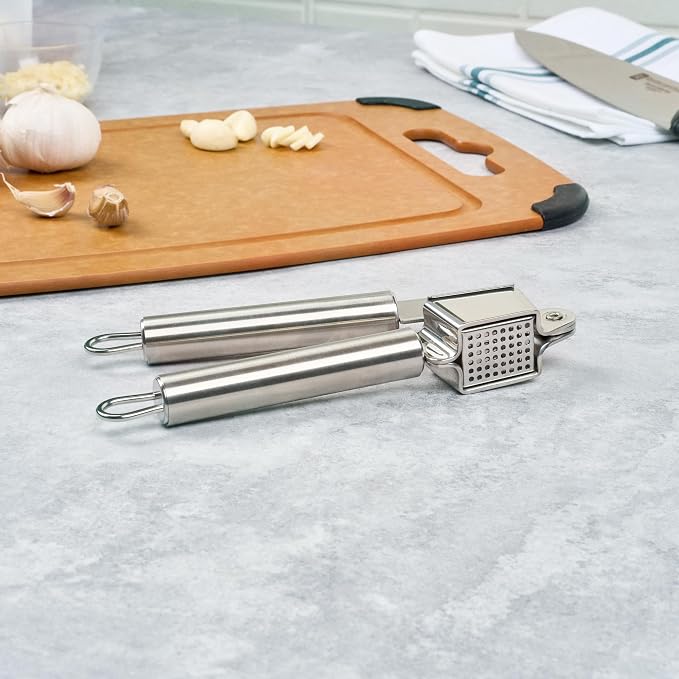 Restaurantware Stainless Steel Garlic Press - German Standard Garlic Mincer Tool Easy to Squeeze and Clean, Dishwasher Safe - Heavy Duty Garlic Chopper Tool for Ginger, Seeds