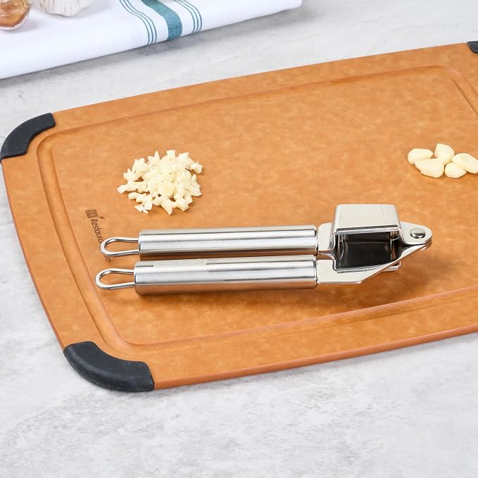 Restaurantware Stainless Steel Garlic Press - German Standard Garlic Mincer Tool Easy to Squeeze and Clean, Dishwasher Safe - Heavy Duty Garlic Chopper Tool for Ginger, Seeds