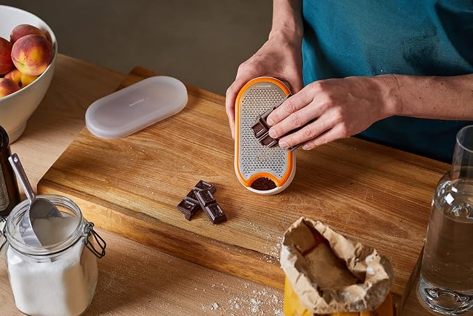 Fiskars Box Grater, With Container, Dimensions: 16.8 x 9.0 cm, Metal/Synthetic Material, Functional Form, 1019530