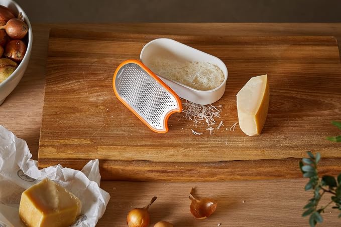Fiskars Box Grater, With Container, Dimensions: 16.8 x 9.0 cm, Metal/Synthetic Material, Functional Form, 1019530