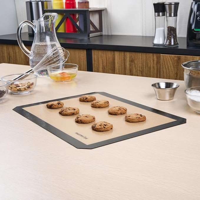 Restaurantware Non-Stick Baking Mat - 1 Count 11.8 x 15.7 Inches Silicone Baking Sheet Liner Heat-Resistant Reusable Pastry Mat Durable Non-Slip Black