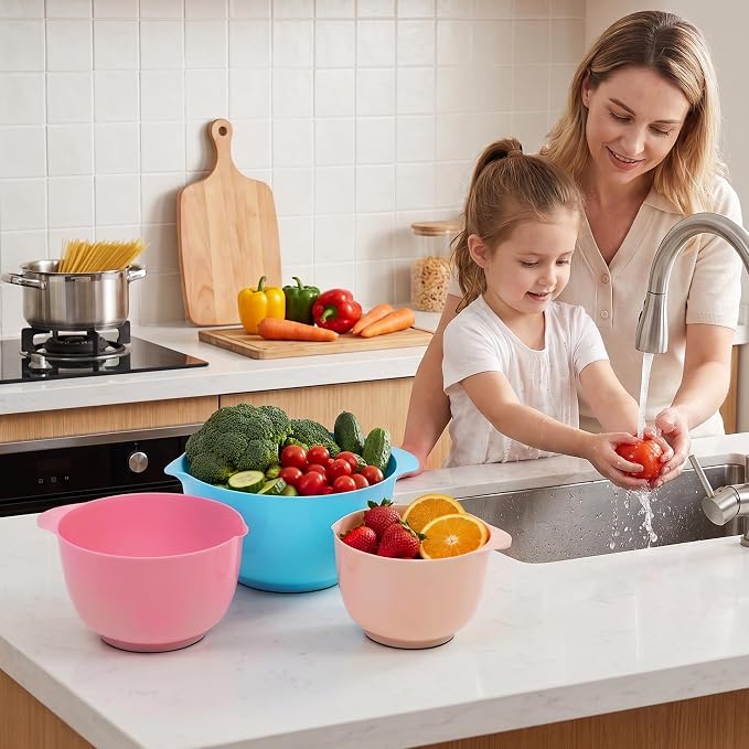 BoxedHome Classic Mixing Bowls Set of 4, BPA Free Plastic, Microwave Safe | 4.5, 3.5, 2.5 and 1.7 QT, Non-slip Base Large Non-toxic Nesting Bowl with Pour Spout, Dishwasher Safe, for Prep, Cooking