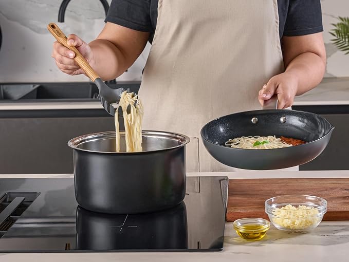 Zyliss Spaghetti Server Oak Wood – Durable Pasta Server with Heat-Resistant PBT Head, Non-Stick Safe Silicone Edge, FSC Oak Handle, Built-In Portion Gap, Perfect for Spaghetti and Long Noodles 11.9"