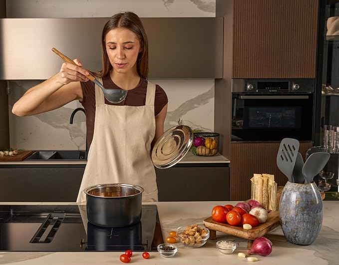 Zyliss Oak Wood Ladle Large – Durable Soup Ladle with Heat-Resistant PBT Head, Non-Stick Safe Silicone Edge, FSC Oak Handle, Roll-Stop Base, Perfect for Soups Stews Sauces and Curries 11.9"