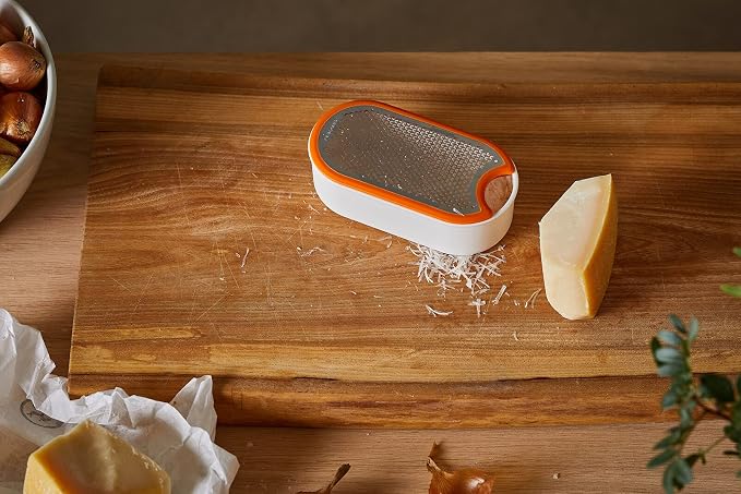 Fiskars Box Grater, With Container, Dimensions: 16.8 x 9.0 cm, Metal/Synthetic Material, Functional Form, 1019530