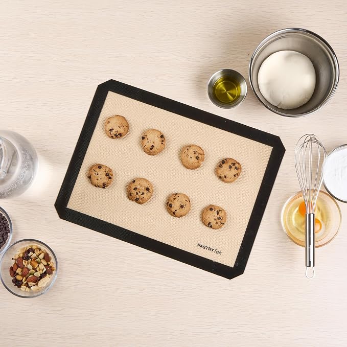 Restaurantware Non-Stick Baking Mat - 1 Count 11.8 x 15.7 Inches Silicone Baking Sheet Liner Heat-Resistant Reusable Pastry Mat Durable Non-Slip Black