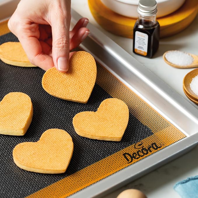 Decora, 9260256 Silicone Mat Microperforated Washable and Reusable Resistant to -40°C + 230°C Perfect for Baking Biscuits and Shortcrust Pastry Dimensions: 385 x 285 mm