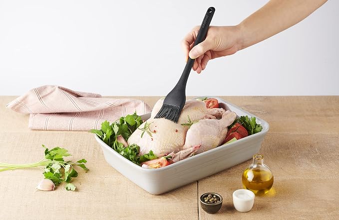 MASTRAD - Silicone Kitchen Brush - One Piece - Heat Resistant (300°C) - Dishwasher Safe - Grey