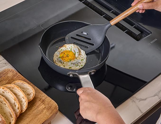 Zyliss Slotted Turner Oak Wood – Durable Kitchen Turner with Heat-Resistant Head, Non-Stick Safe Design, FSC Oak Handle, Slotted for Draining Oil and Lifting Food, Ideal for Frying and Serving 13.4"
