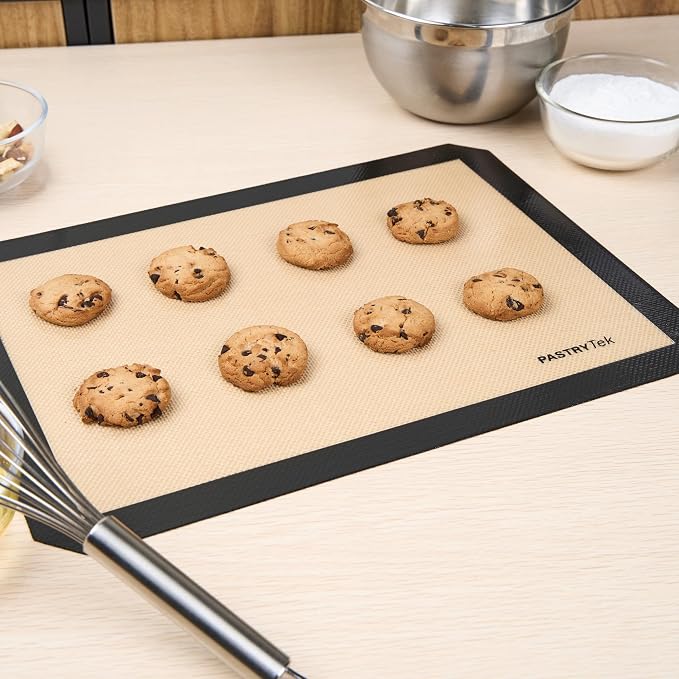 Restaurantware Non-Stick Baking Mat - 1 Count 11.8 x 15.7 Inches Silicone Baking Sheet Liner Heat-Resistant Reusable Pastry Mat Durable Non-Slip Black