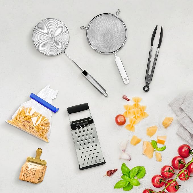Fackelmann 9.6 x 3.9 x 3.1" "Feel" Stainless Steel/Plastic Pyramid Grater, Silver