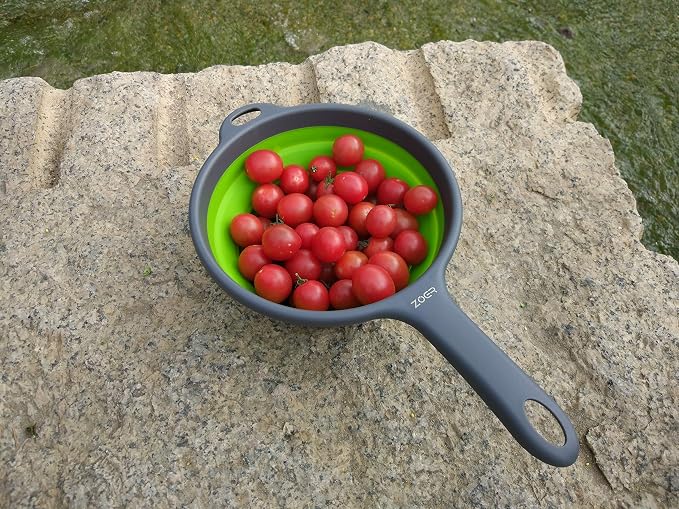 ZOER Kitchen Foldable Pasta Strainers,Collapsible Colanders with Handles,Space-Saver Folding Silicone Strainers Colander,Capacity of 2 quart (Green and Green)