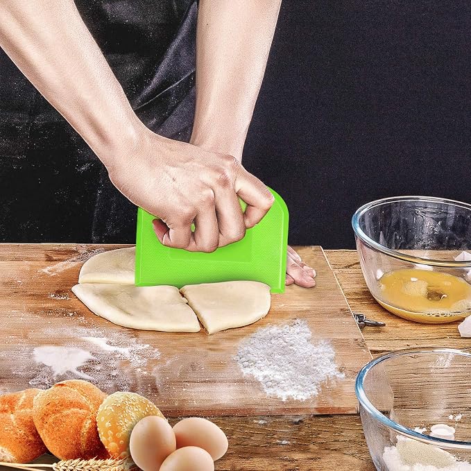 Plastic Cutting Bread Scraper Tool Pastry Knife Dough Cutter Bread Bow Bench Knife - 2 Pieces Green and White