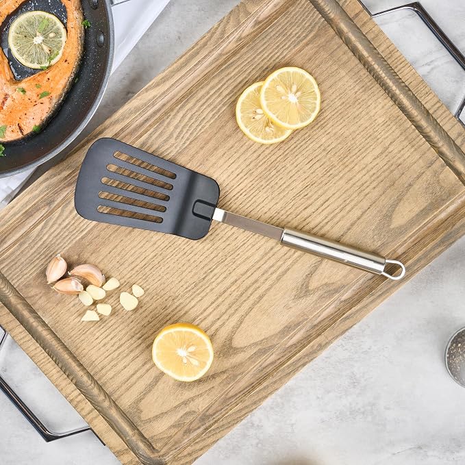Restaurantware Nylon Slotted Turner - German Standard Large Kitchen Spatula with Stainless Steel Handle, Non-Stick Safe, Dishwasher Safe - Heat-Resistant Slotted Spatula for Eggs, Fish, All Purpose