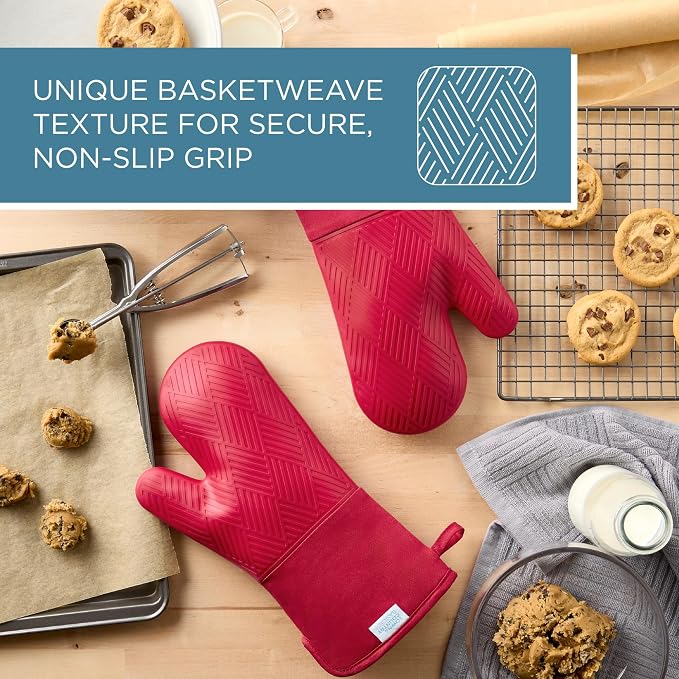 Town & Country Basics Basketweave Soft Silicone Oven Mitt 2-Pack Set, Heat Resistant up to 500F, Flexible Silicone, Non-Slip Grip, Red, 7.5"x13"
