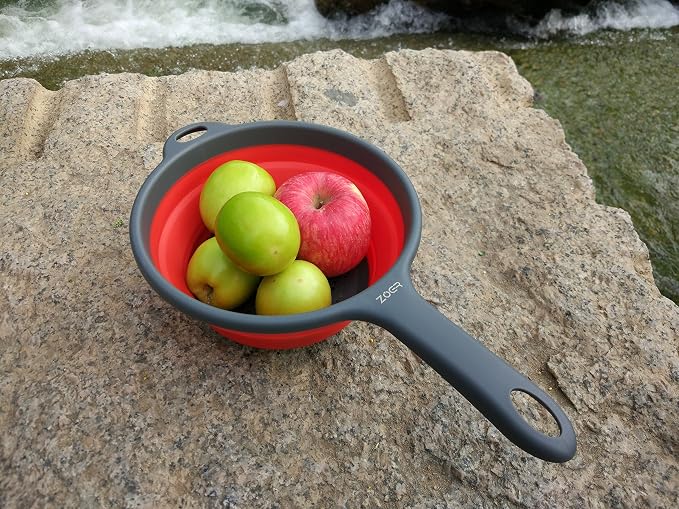 ZOER Kitchen Foldable Pasta Strainers,Collapsible Colanders with Handles,Space-Saver Folding Silicone Strainers Colander,Capacity of 2 quart (Red)