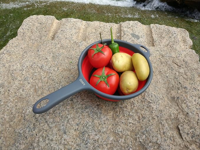 ZOER Kitchen Foldable Pasta Strainers,Collapsible Colanders with Handles,Space-Saver Folding Silicone Strainers Colander,Capacity of 2 quart (Green and Red)